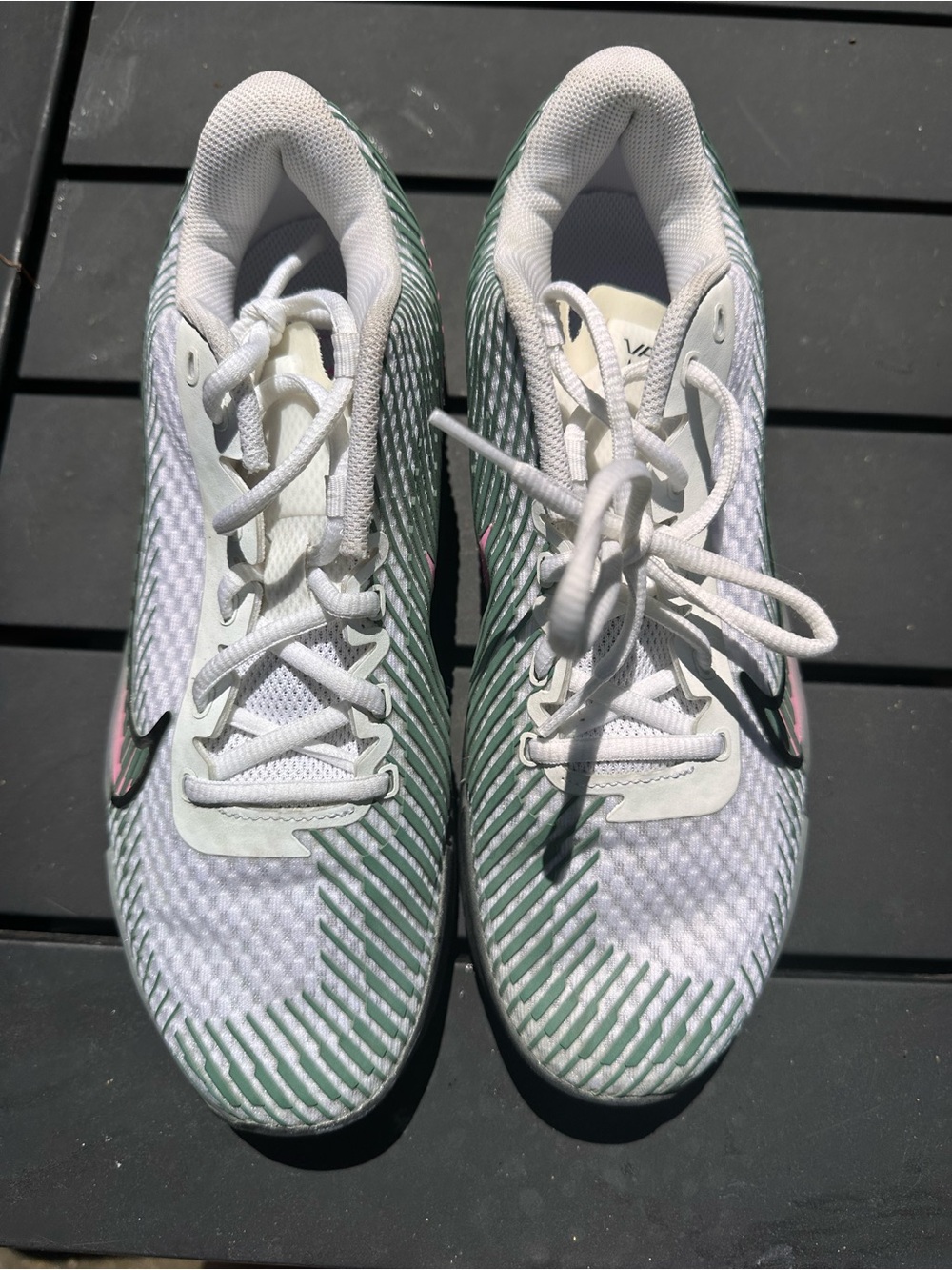 Women Nike court Air Zoom Vapor Green Pink & White 8.5